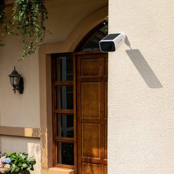 Eufy S220 2K UHD SoloCam Wireless Smart Security Camera Kit