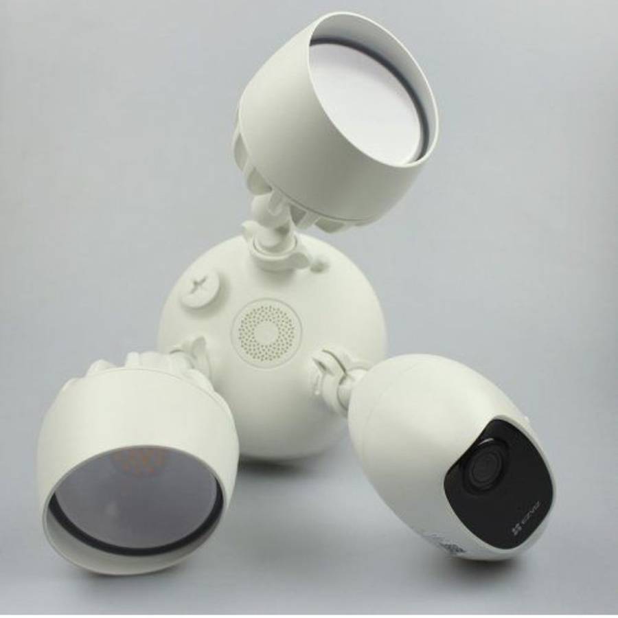 EZVIZ LC1C Floodlight Security Camera - 1080p, 2000lm, Siren (Pre-Loved)