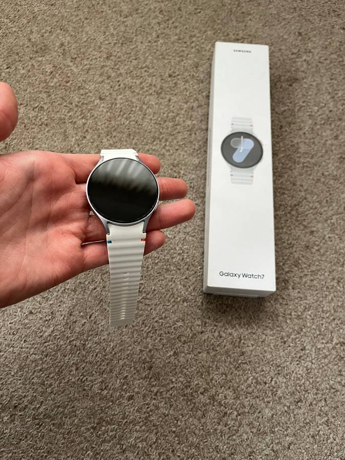 Samsung Galaxy Watch 7 LTE 44mm Excellent condition with box and charger