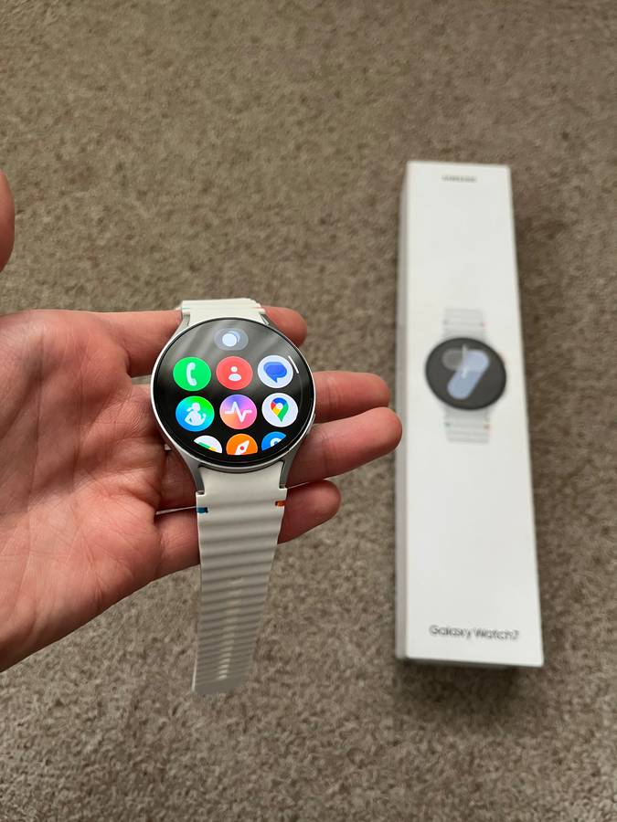 Samsung Galaxy Watch 7 LTE 44mm Excellent condition with box and charger