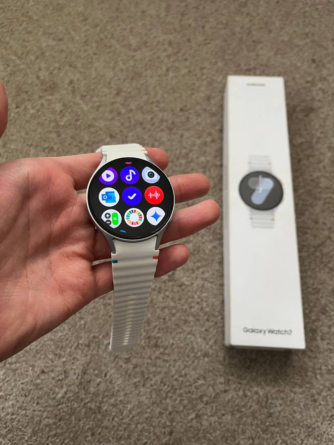 Samsung Galaxy Watch 7 LTE 44mm Excellent condition with box and charger