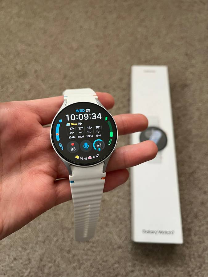 Samsung Galaxy Watch 7 LTE 44mm Excellent condition with box and charger