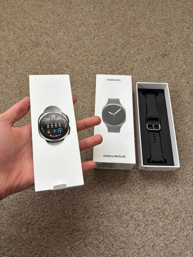 Samsung Galaxy Watch 8 40mm BT with box and charger