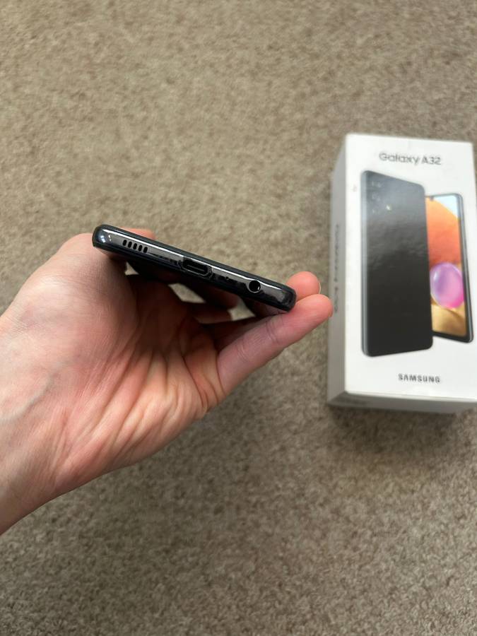 Samsung A32 128gb 4gb ram Dual Sim with box