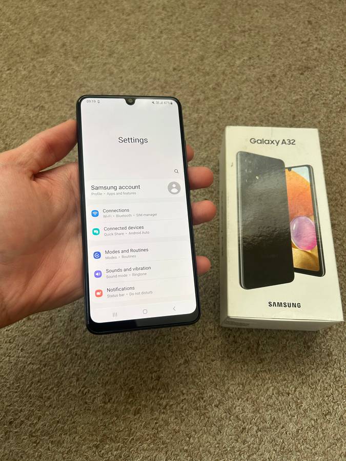 Samsung A32 128gb 4gb ram Dual Sim with box