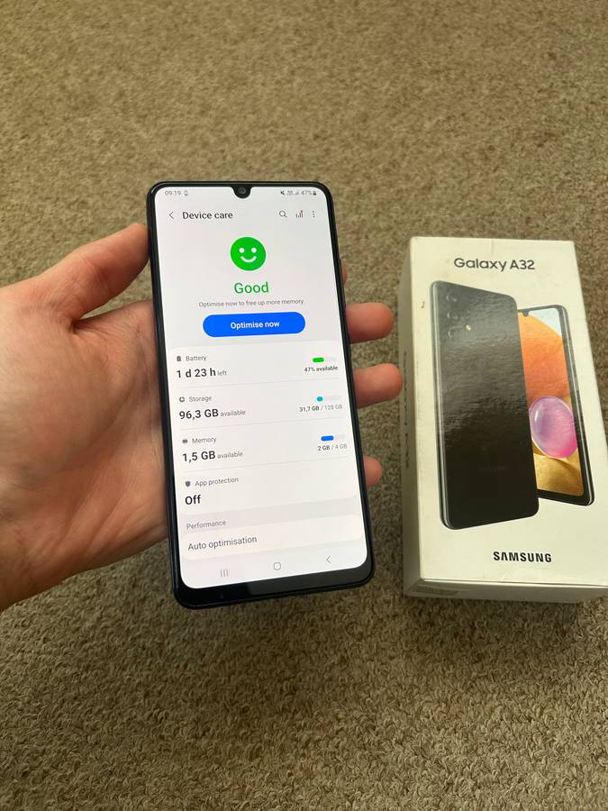 Samsung A32 128gb 4gb ram Dual Sim with box