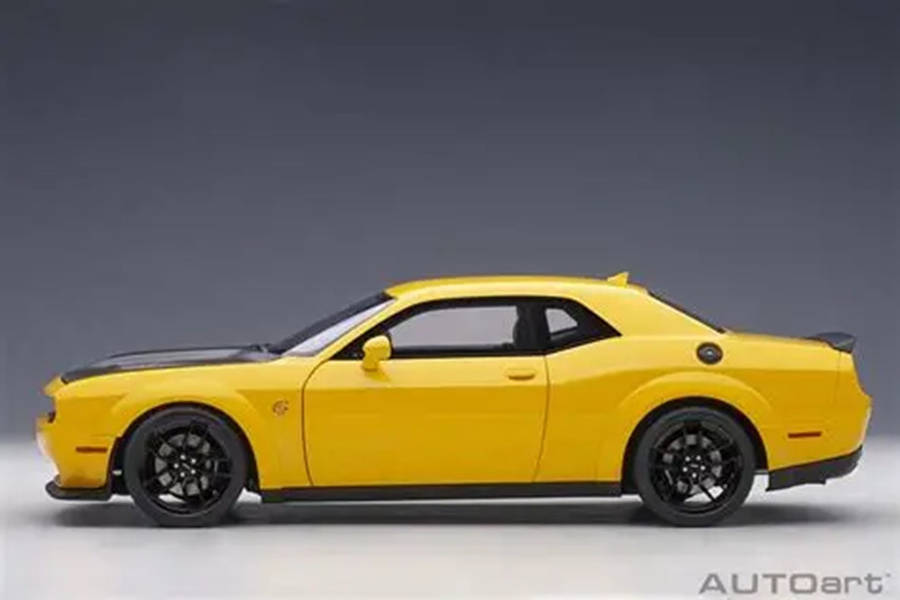 Dodge Challenger SRT Hellcat Widebody Yellow Jacket Blk Hood 18 Scale Auto Art AA71737