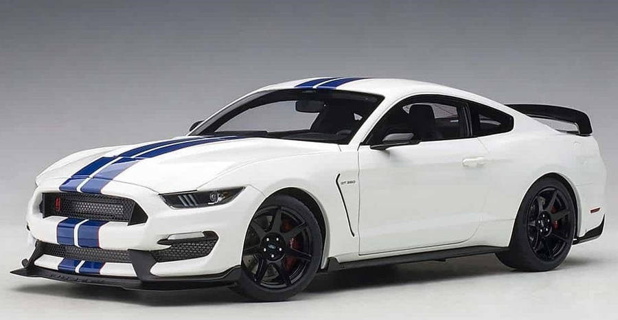Ford Shelby Gt-350r Oxford White W Lightning Stripes 1/18 Scale Auto Art AA72931