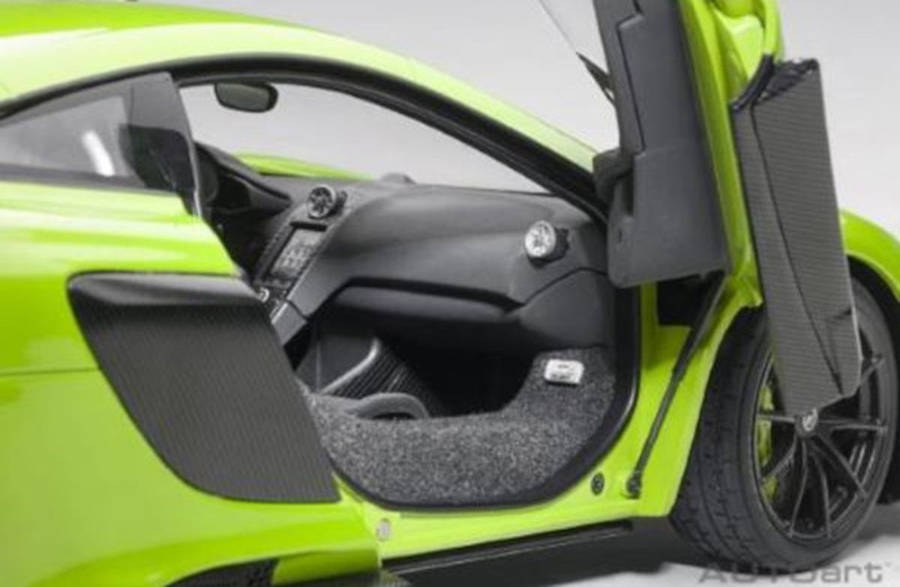 Mclaren 675 Lt Napier Green  1/18 Scale Auto Art AA76049