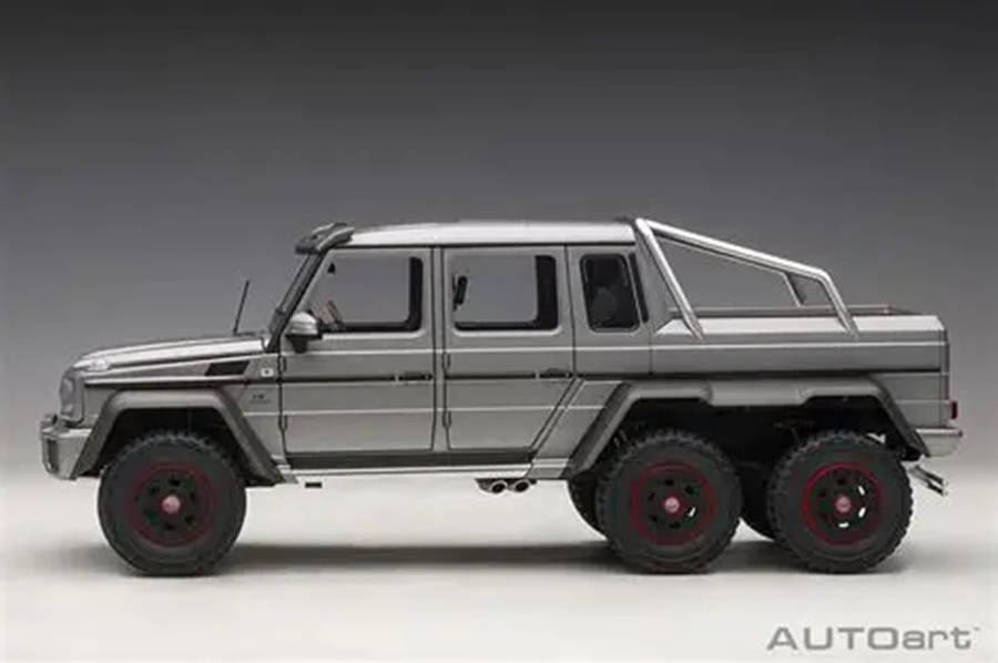 Mercedes-Benz G63 AMG 6 X 6 Platinum 1/18 Scale Auto Art AA76308