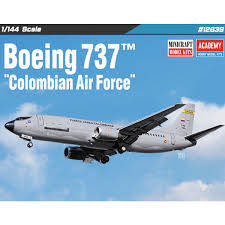 Boeing 737-400 1/144 Scale Academy 12639