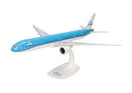 Boeing 777-300ER KLM Deskop Display Model 1/200 Scale Herpa 610872