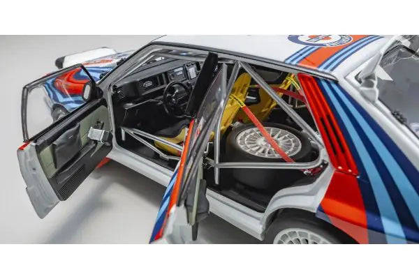 LANCIA DELTA INTEGRALE MC #4 WHITE 1992 1/18 Scale Kyosho KYO08348A
