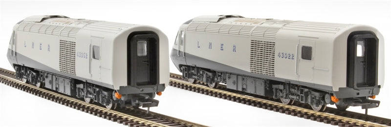 LNER - Class 43 - HST Train Pack (HM Queen Elizabeth II Platinum Jubilee) - 00 Gauge Hornby R30215
