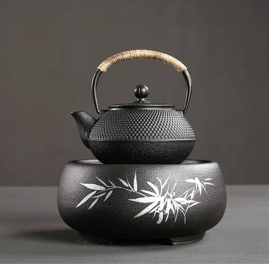 ZS - Cast Iron Kettle with Pot Mat 900ml