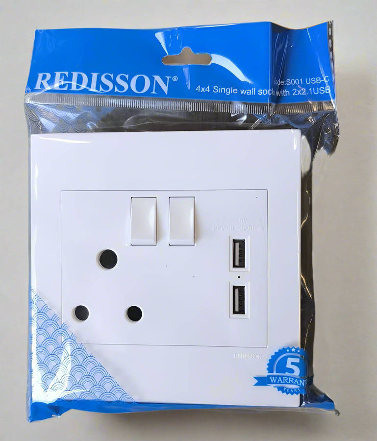 Redisson 4x4 Switched Single 3Pin Plug with 2x 5v USB Wall Socket