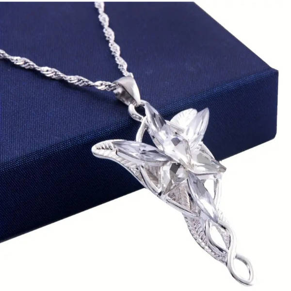 Arwens Evenstar: The Elven Light Necklace