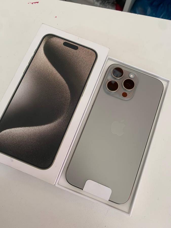 iPhone 15 Pro Max 256GB - Natural Titanium like new (pre-owned)