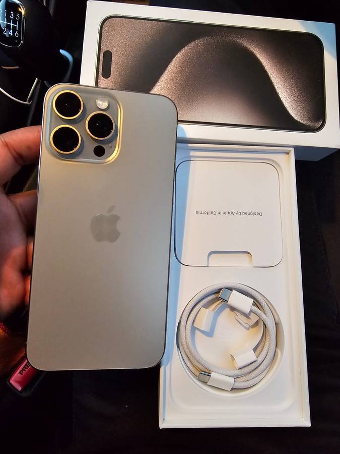 iPhone 15 Pro Max 256GB (Pre-owned)