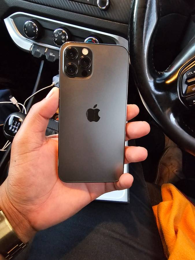 iPhone 15 Pro Max 256GB (Pre-owned)