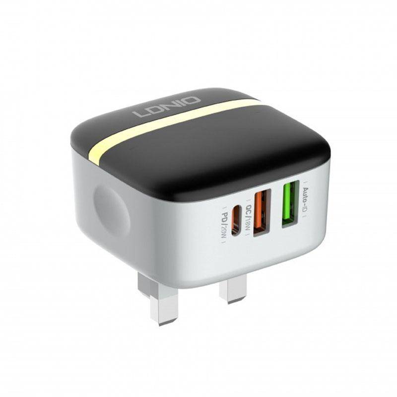 LDNIO A3513Q 32W QC3.0 3 USB Ports Phone Adapter UK Plug with 8 Pin Cable