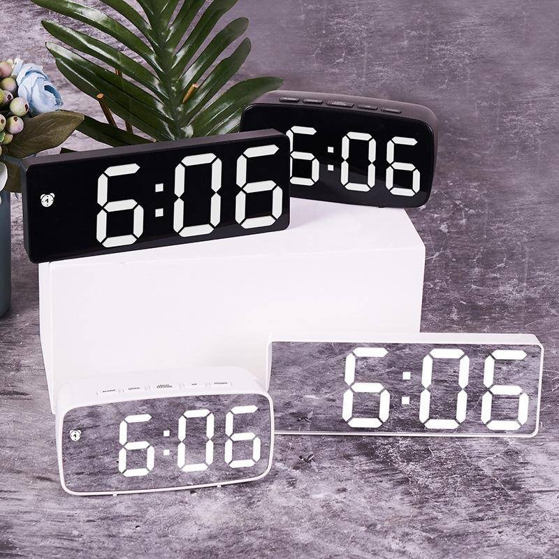 Mirror Bedside Alarm Clock Battery Plug-In Dual-Purpose LED Clock, Colour: Arc-shaped Black Shell...
