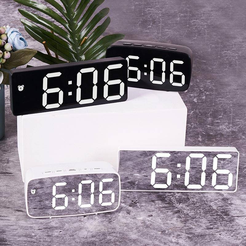 Mirror Bedside Alarm Clock Battery Plug-In Dual-Purpose LED Clock, Colour: Arc-shaped Black Shell...