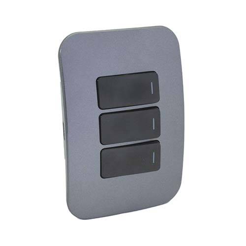 VETi 1 3 Lever 1-Way Light Switch 4 x 2 - Black Modules