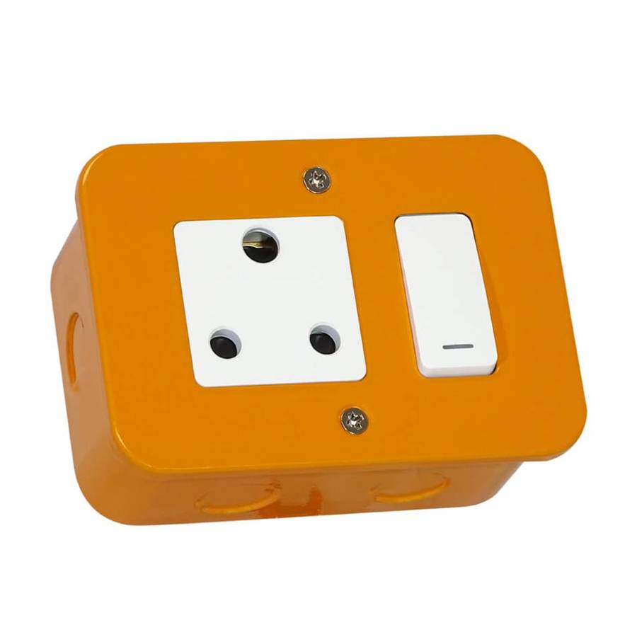 VETi Metal Clad RSA Socket 3 x 6
