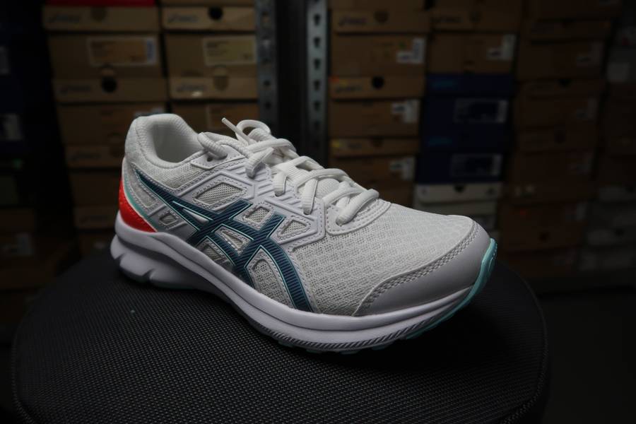 ASICS JOLT 3 WOMEN BEGINNER RUNNING SHOE (white)
