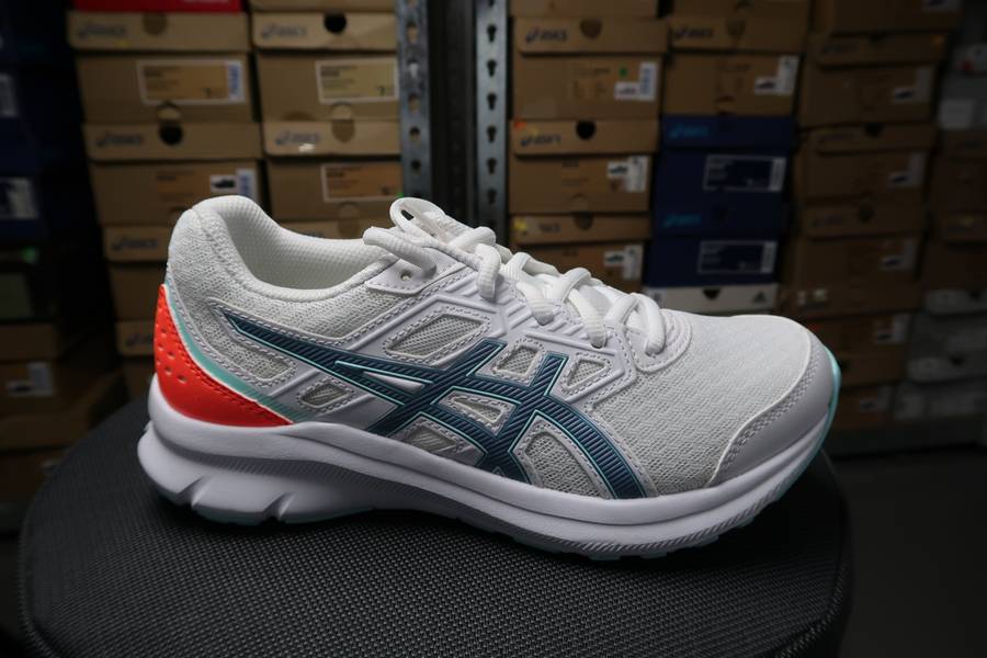 ASICS JOLT 3 WOMEN BEGINNER RUNNING SHOE (white)