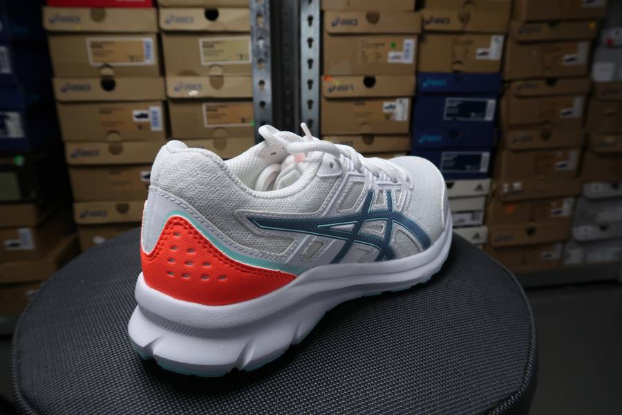 ASICS JOLT 3 WOMEN BEGINNER RUNNING SHOE (white)