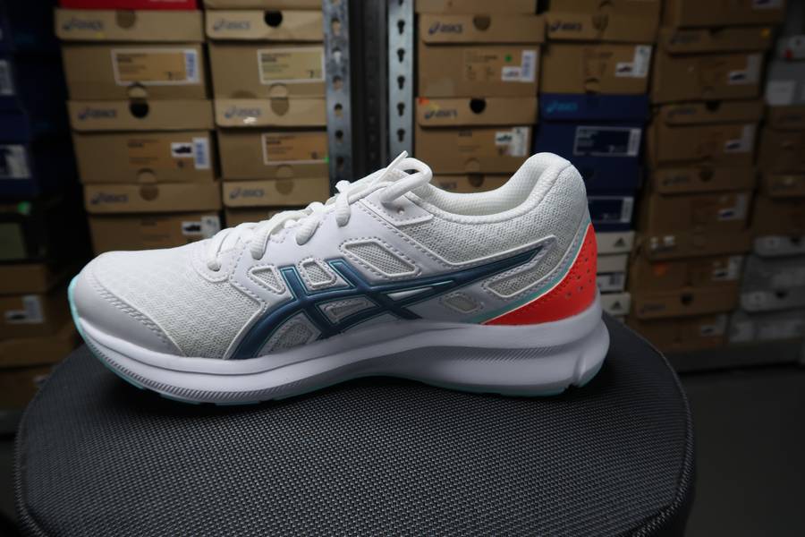 ASICS JOLT 3 WOMEN BEGINNER RUNNING SHOE (white)