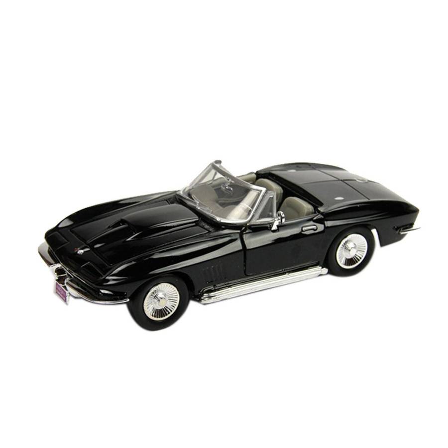 Motormax 1967 Corvette Scale 1:24 Diecast Vehicle - Black