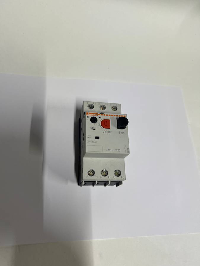 Lovato SM1P 0250 is a pushbutton-controlled manual motor protection circuit breaker