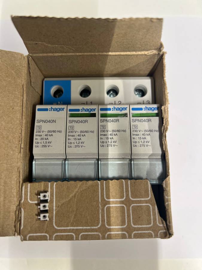 Hager Type 2 Surge Protection Devices (SPDs), specifically modular components including SPN040N (...