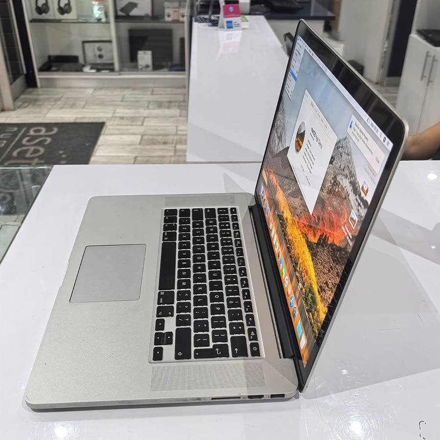 2015 Apple MacBook Pro 15-Inch Retina "Core i7" 2.2Ghz 2015, 16GB Mem, 256GB SSD  |  Model A1398 ...