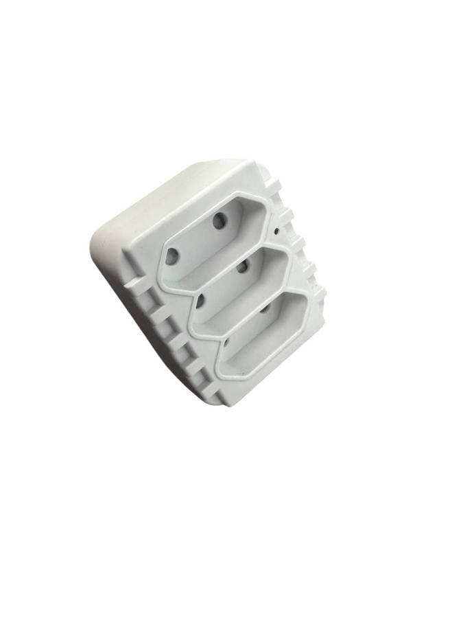 REDISSON R-24 220v Multi-Plug Adapter (10007776)
