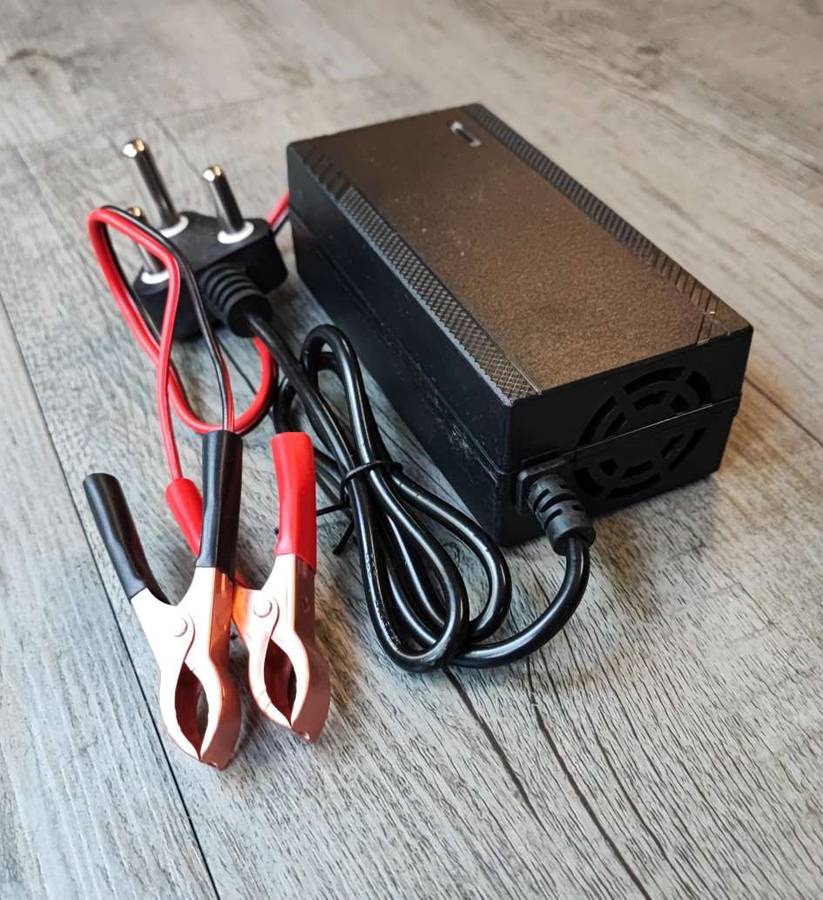 ETN-803 14.6vDC 5Amp Intelligent Lithium Battery Charger (10006655)