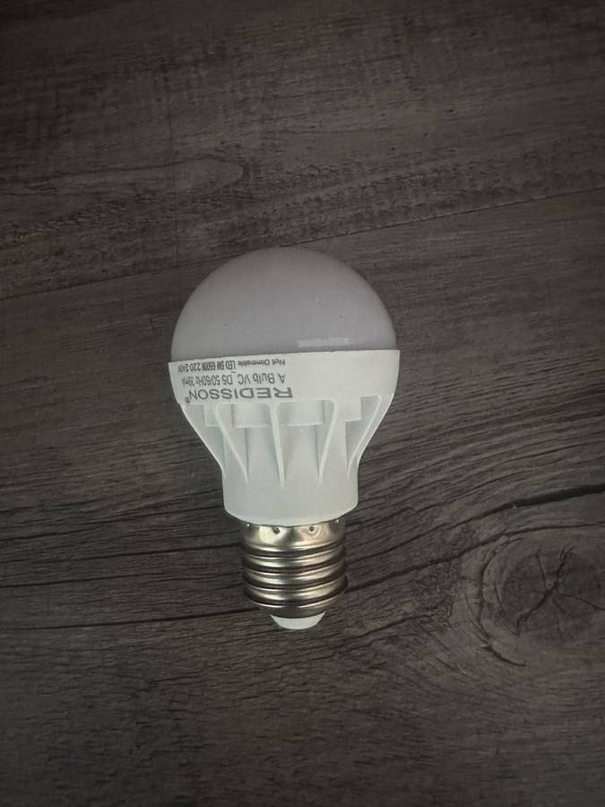 REDISSON 220v AC 5Watt E27 (Screw Type) 6500K LED Bulb (10008157)