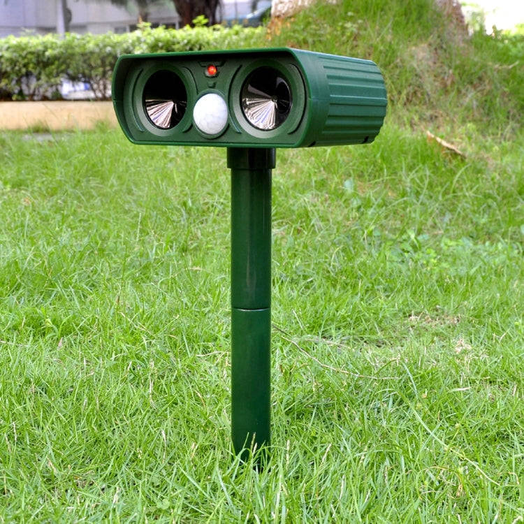 2 PCS Powerful Ultrasonic Solar-powered Animal Repeller With PIR Sensor & Light Sensor, Got the C...