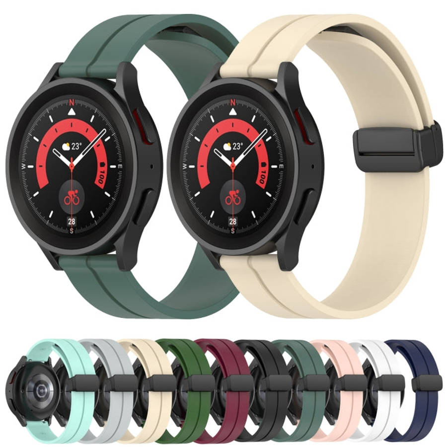 For Samsung Galaxy Watch 5 Pro 45mm 20mm Solid Color Magnetic Clasp Silicone Watch Band(Beige)