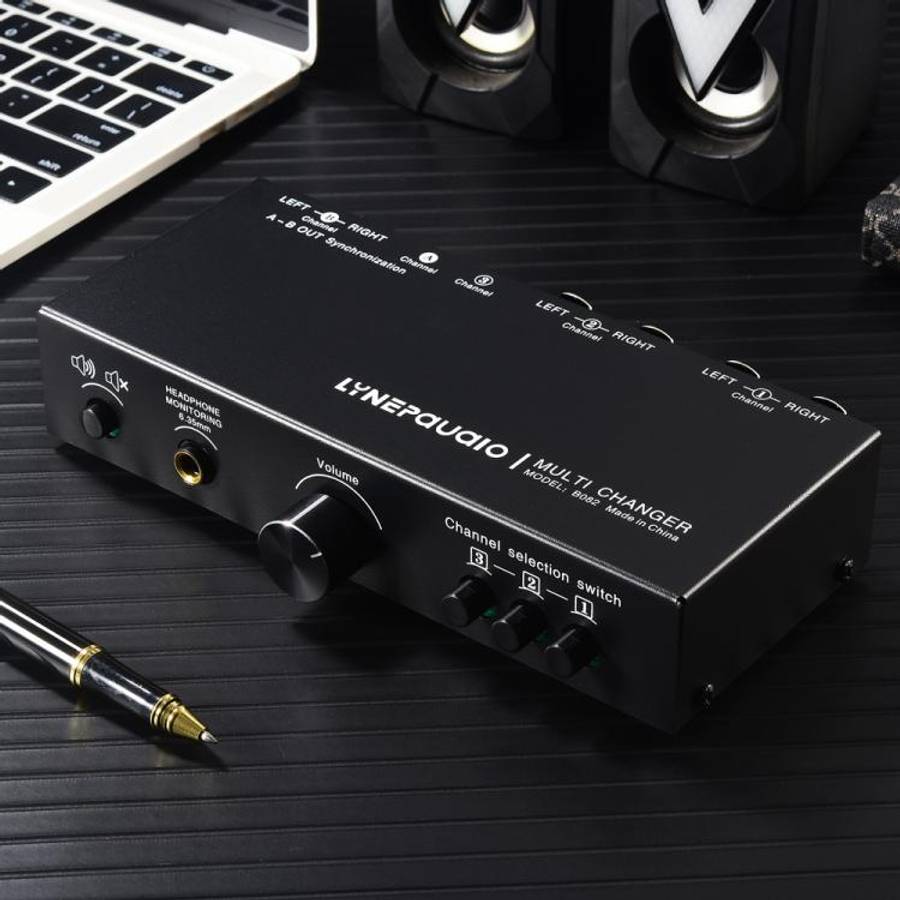 B082 3 Input 3 Output Audio Signal Selector Balanced Line Switcher