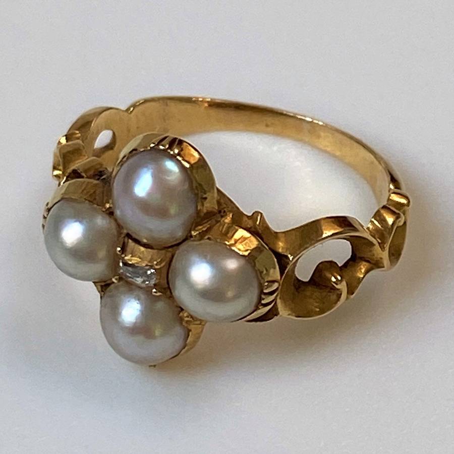 Vintage 18ct Gold, Pearl and Diamond Ring