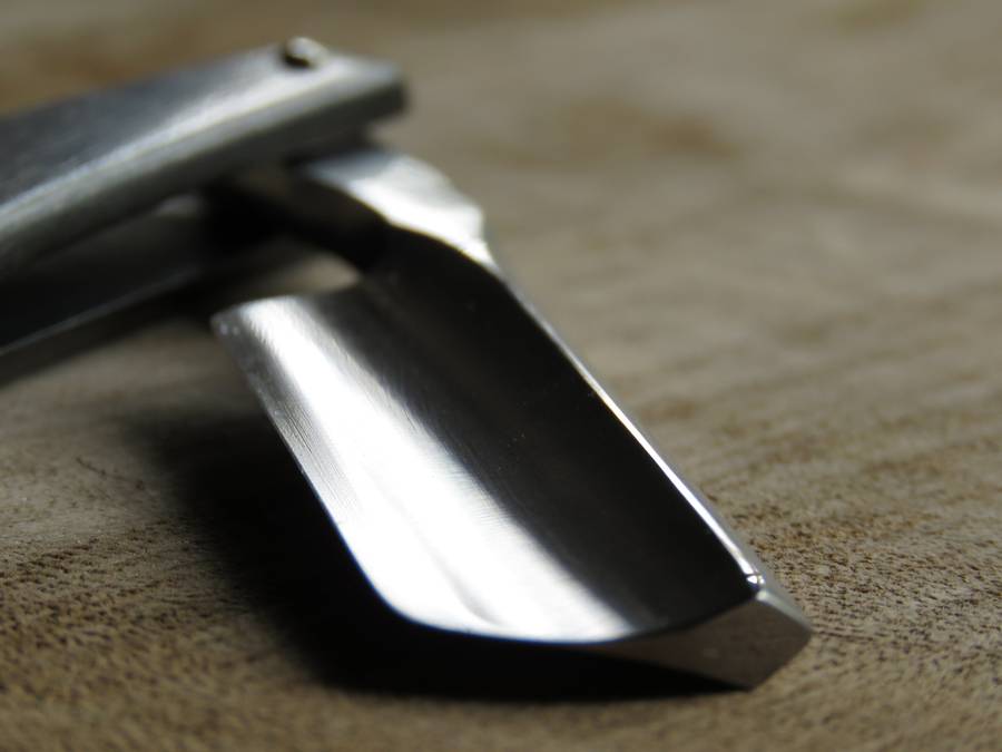 Dovo straight razor 66811 Grenadille handle, mother of pearl inlay