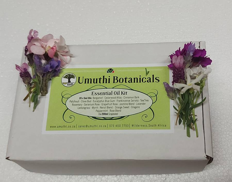 a Essential Oil Kit -20 5ml Essential Oils with 200ml Carrier Oil - 1 Box