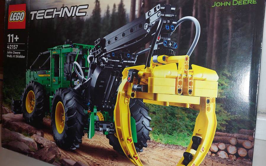Lego John Deere 948L-ll Skidder 42157