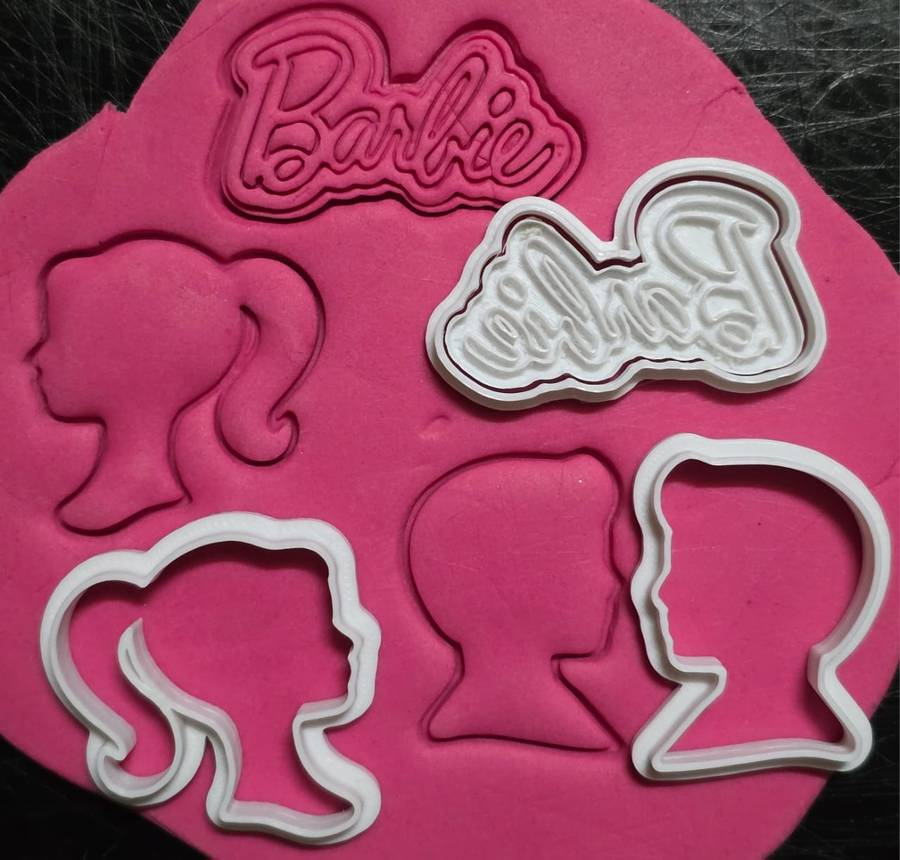 1583 Barbie Plastic Cutter Set