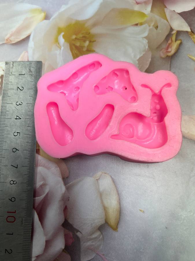 PRE LOVED Silicone Mould Snail