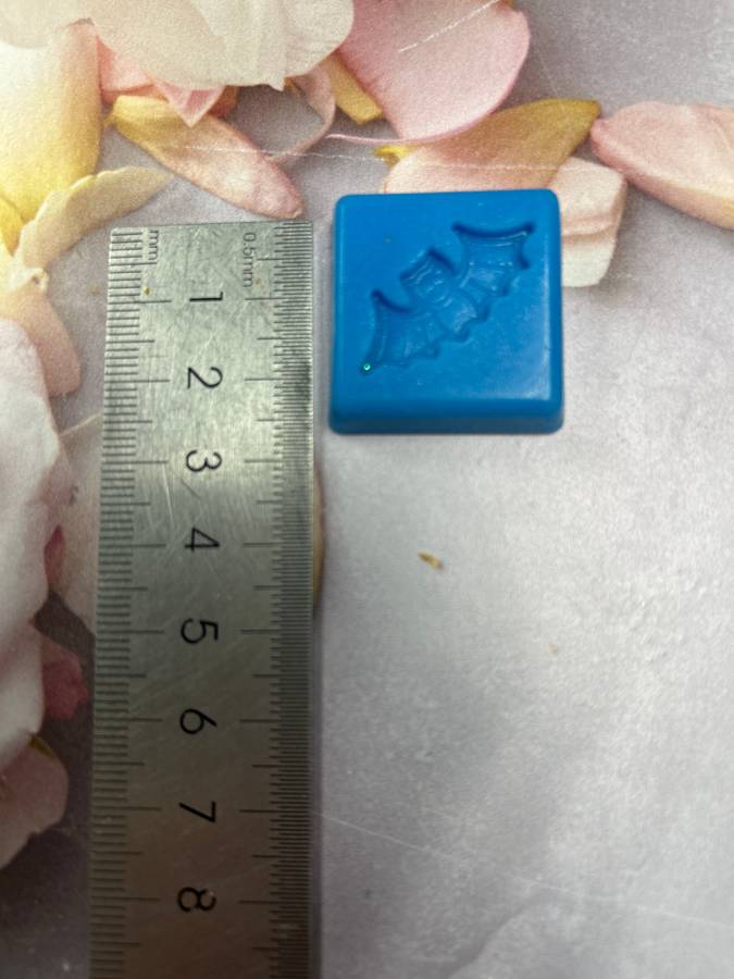 PRE LOVED Silicone Mould Bat